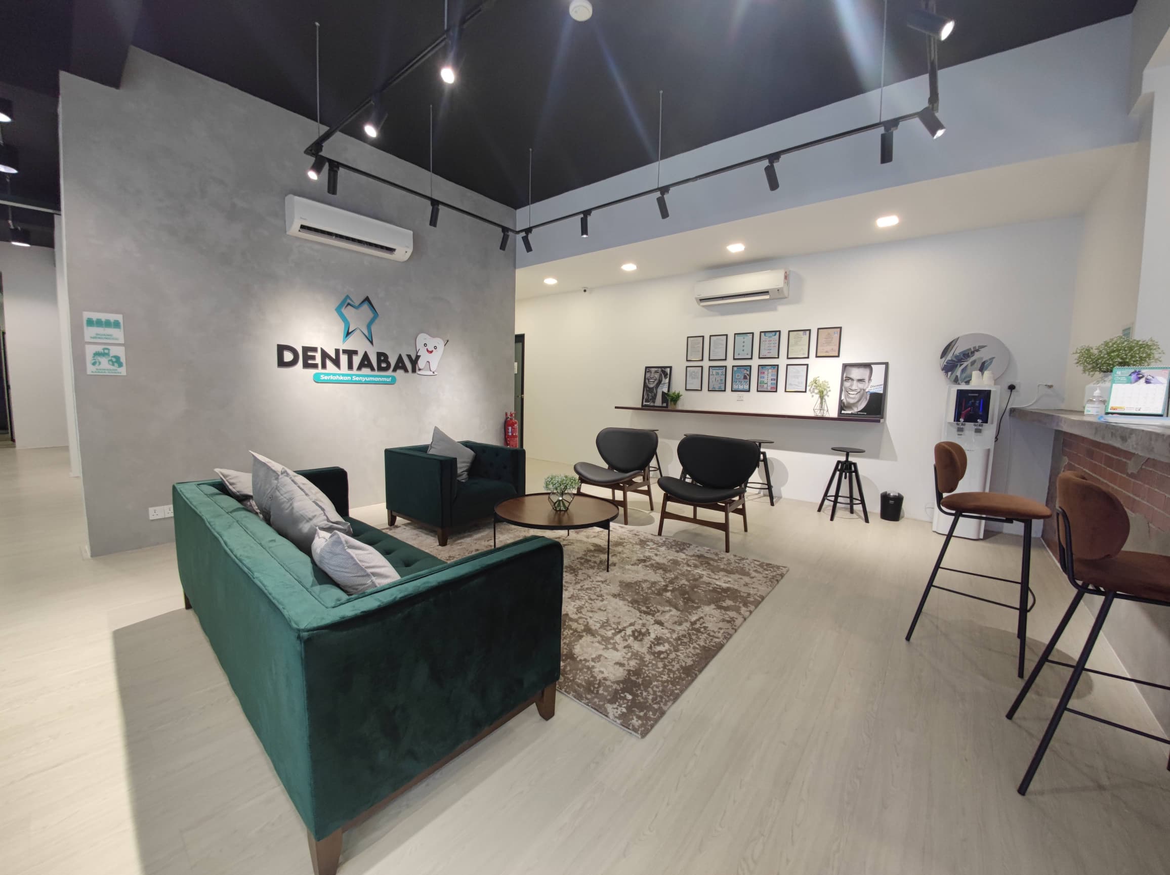 Dentabay clinic waiting area background